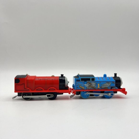Thomas‎ Demolition at the Docks & James Gullane Motorized Engine Untested Toy - Picture 3 of 5